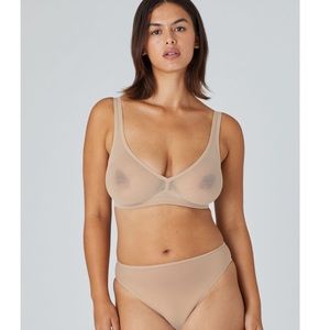 CUUP THE WIRELESS PLUNGE BRA - MESH *NWT*